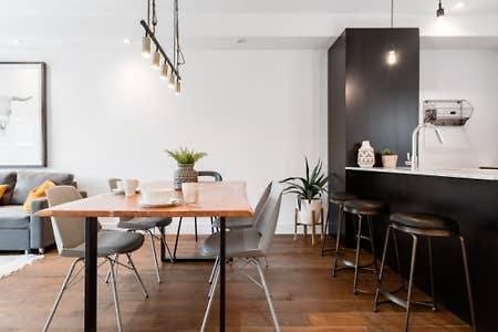 Sleek Condo In The Heart Of Little Italy By Den Stays Montréal Buitenkant foto
